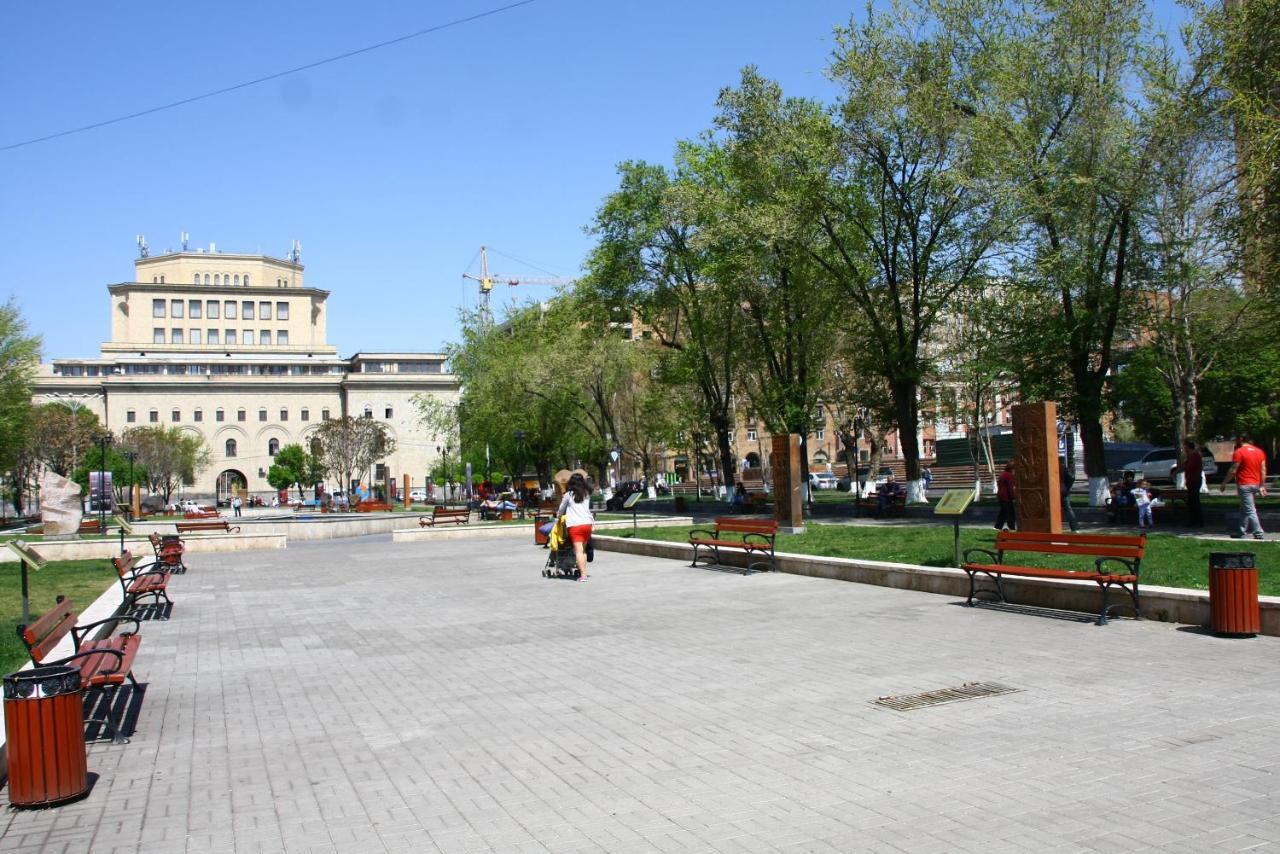 Vernisaj Apt At Republic Square & Ruben Tours Jereván Kültér fotó